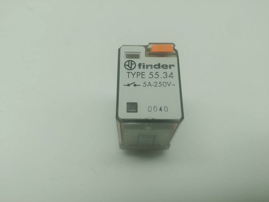Produktbild von FINDER 95.95.3 Relais-Sockel – 2CO, 250V AC, 10A, Für Serie 40.52, Maße 81,9x15,5x75 Mm