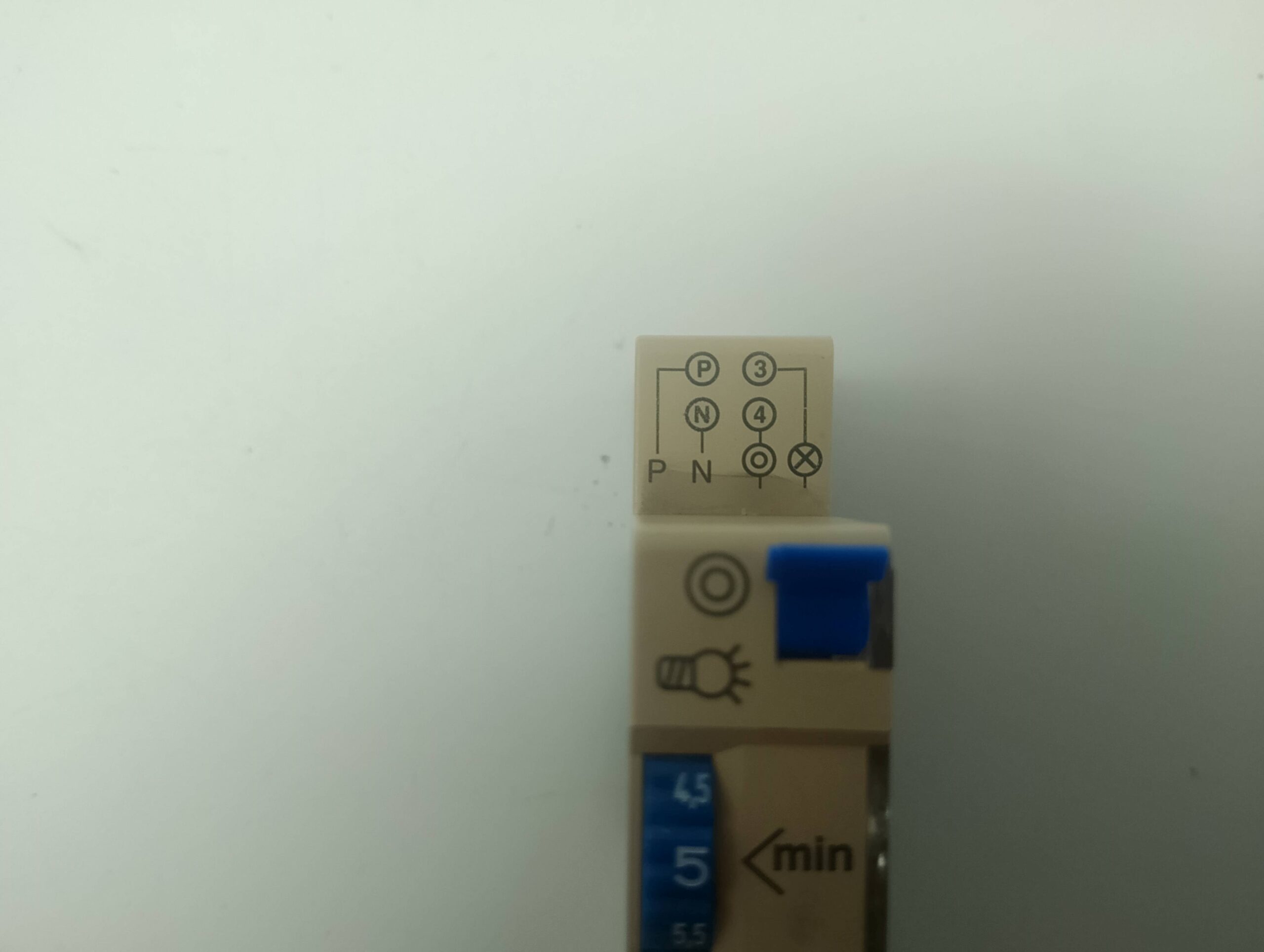 Theben E8 Treppenlicht Zeitschaltrelais 230V~ 16/230V~ – Bild 2