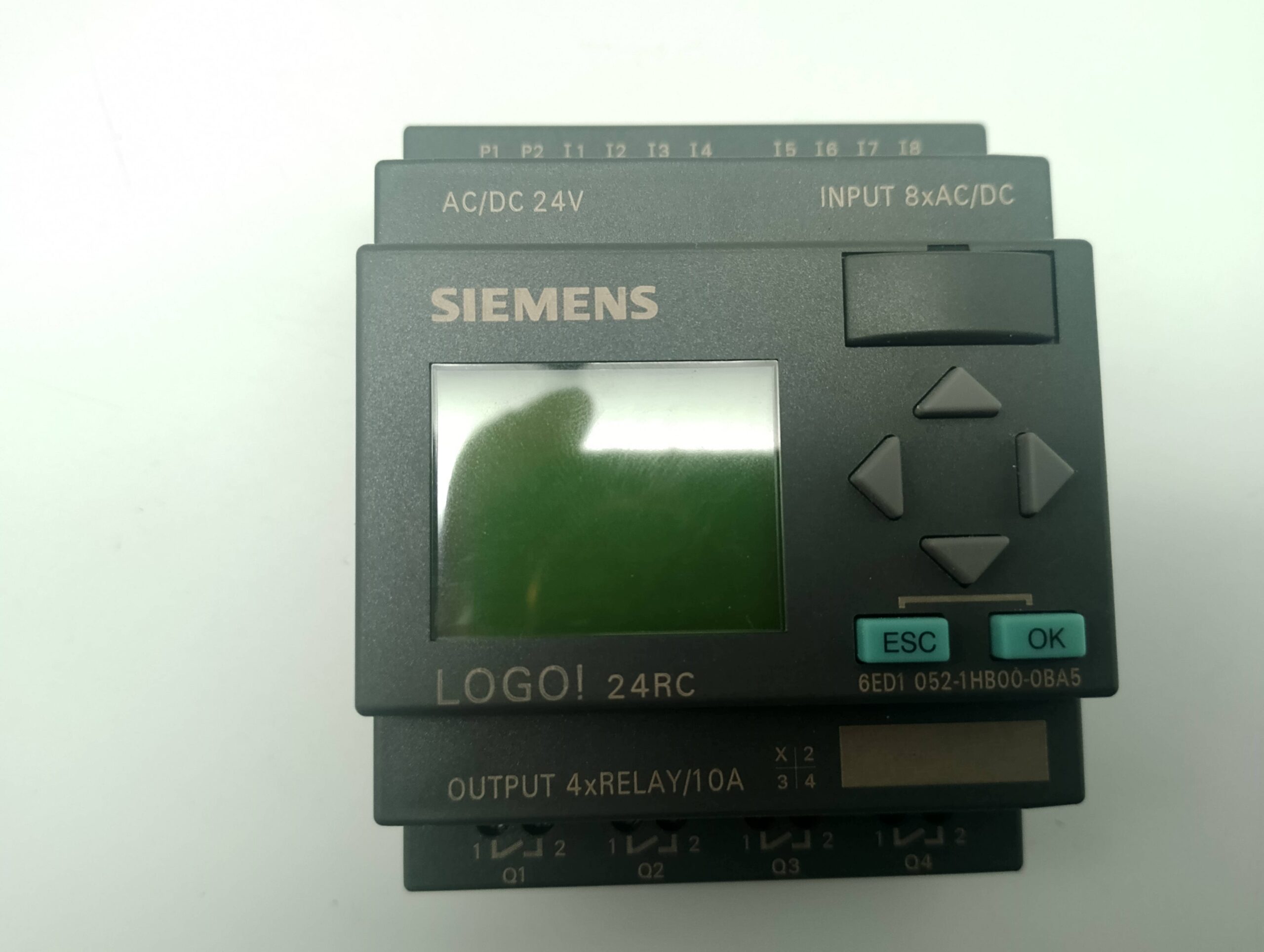 Siemens Logo! 24RC AC/DC 24V Input 8xAC/DC Output 4xRelay/10A 6ED1 052-1HB00-0BA5