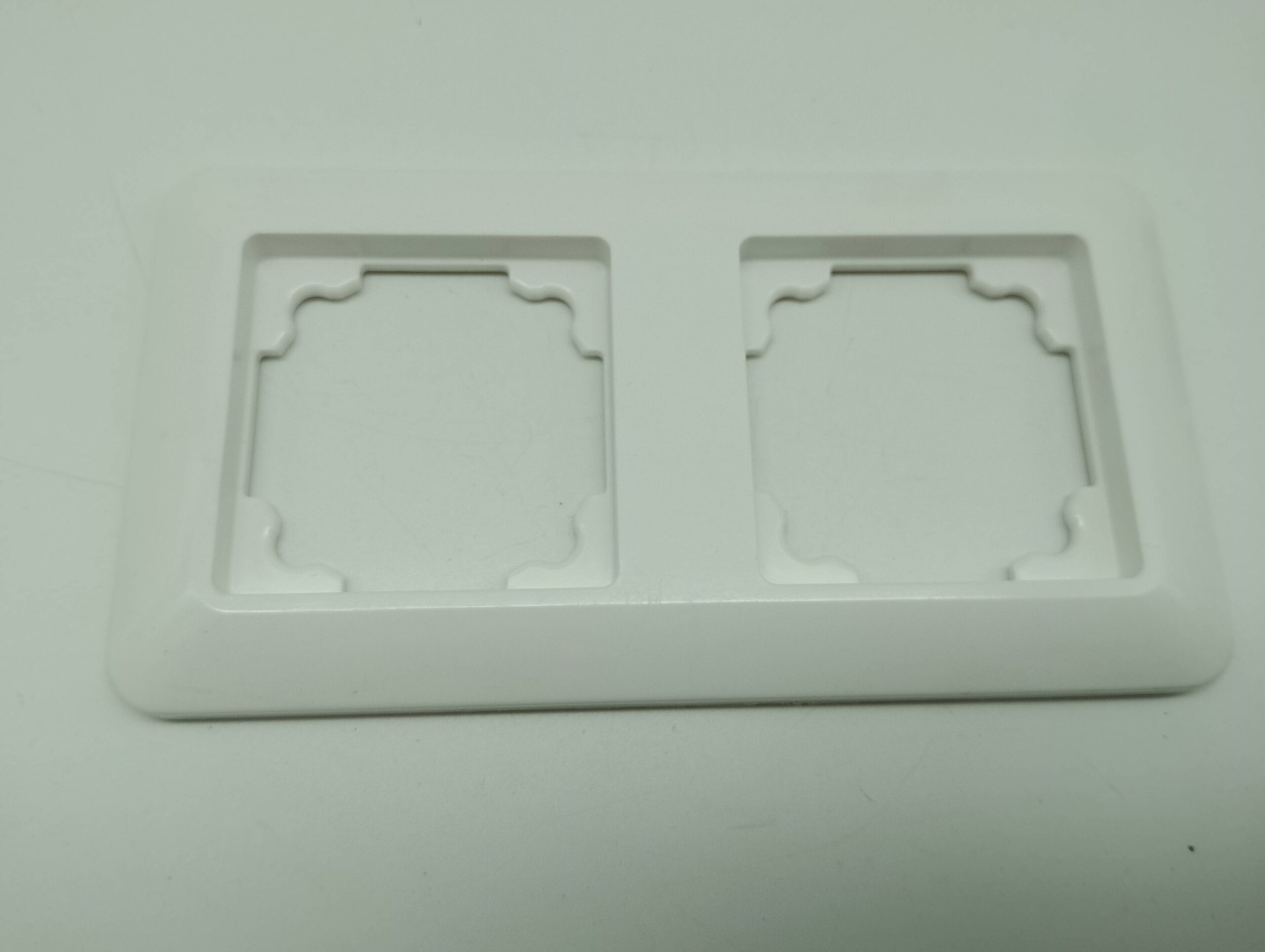 Legrand Diplomat 85052 2fach Rahmen ultraweiß