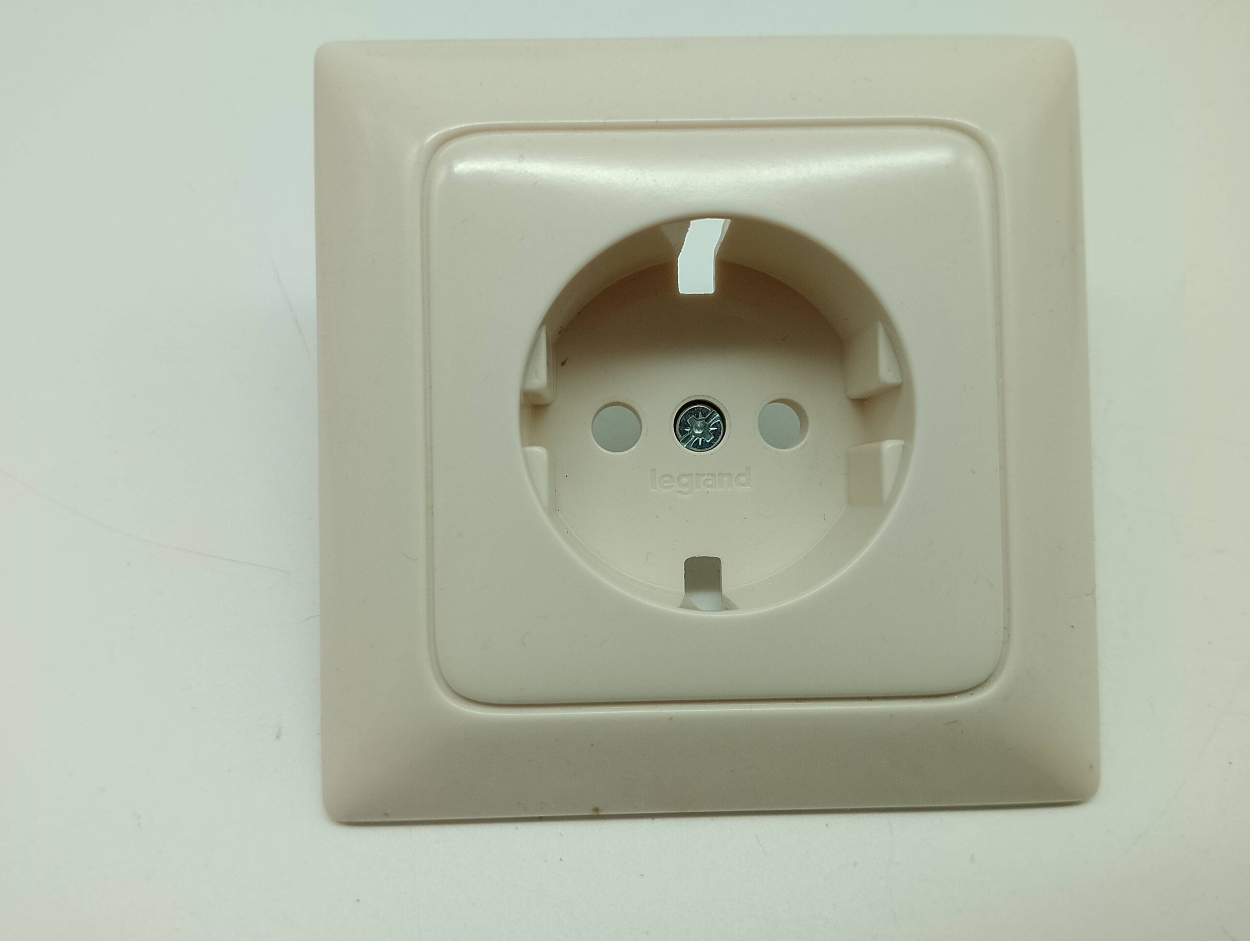 Legrand Steckdose Zentralstück cremeweiß 7761 20 Creo 11W01, 17012, 60121