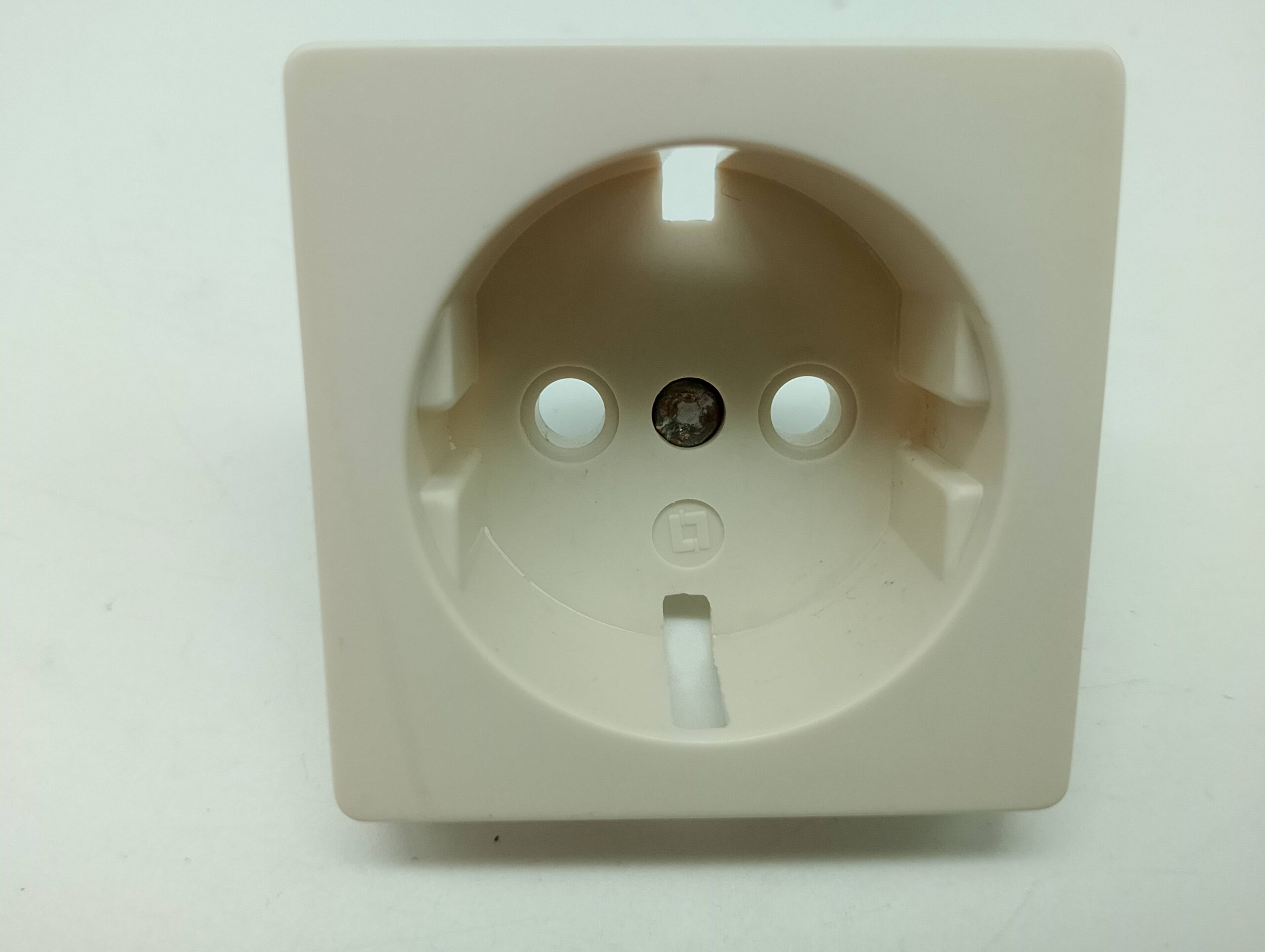 Legrand Diplomat Steckdoseneinsatz/Zentralstück cremeweiß 50406