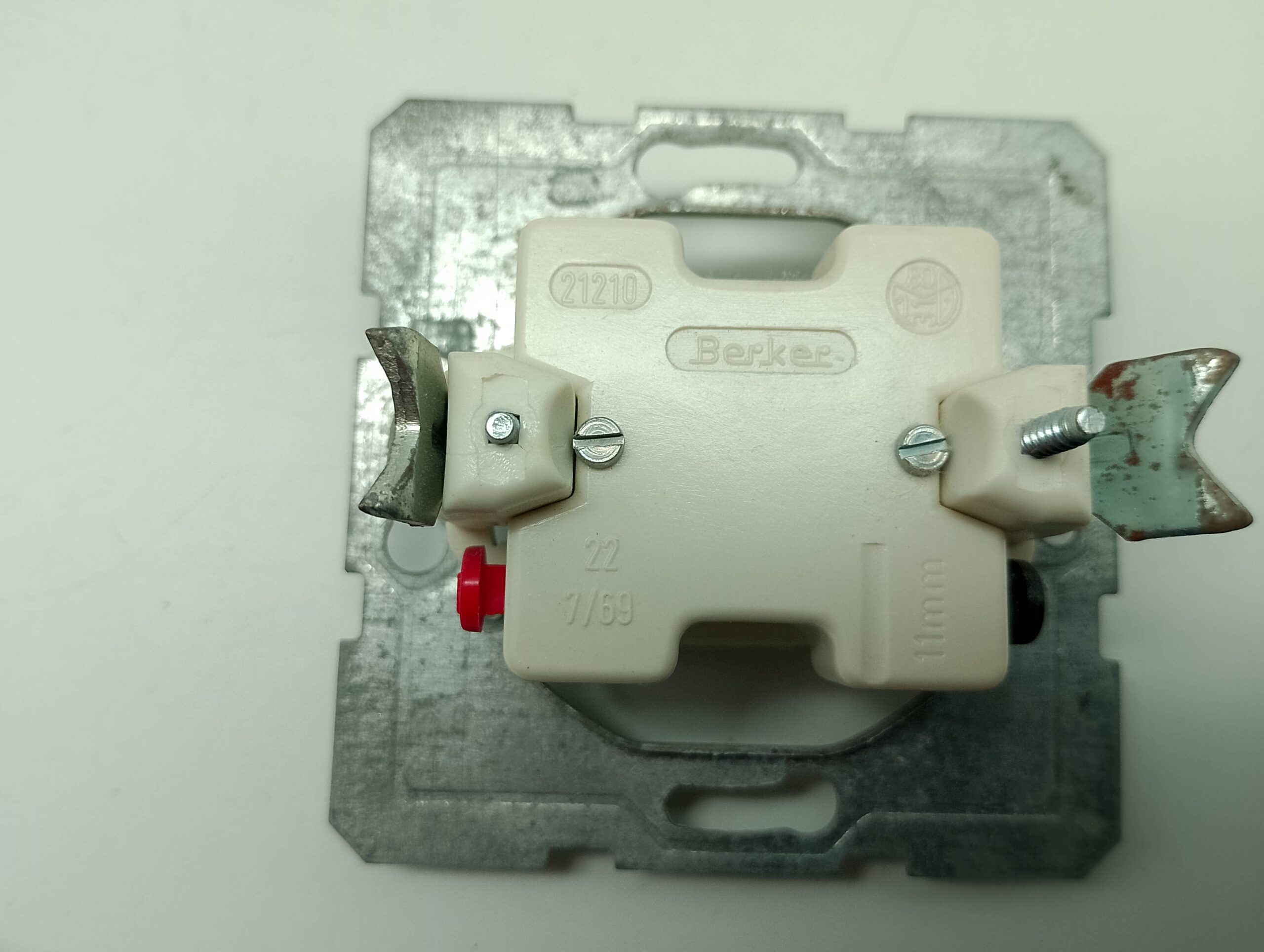 Berker 21210 Ein-Aus Schalter – Bild 2