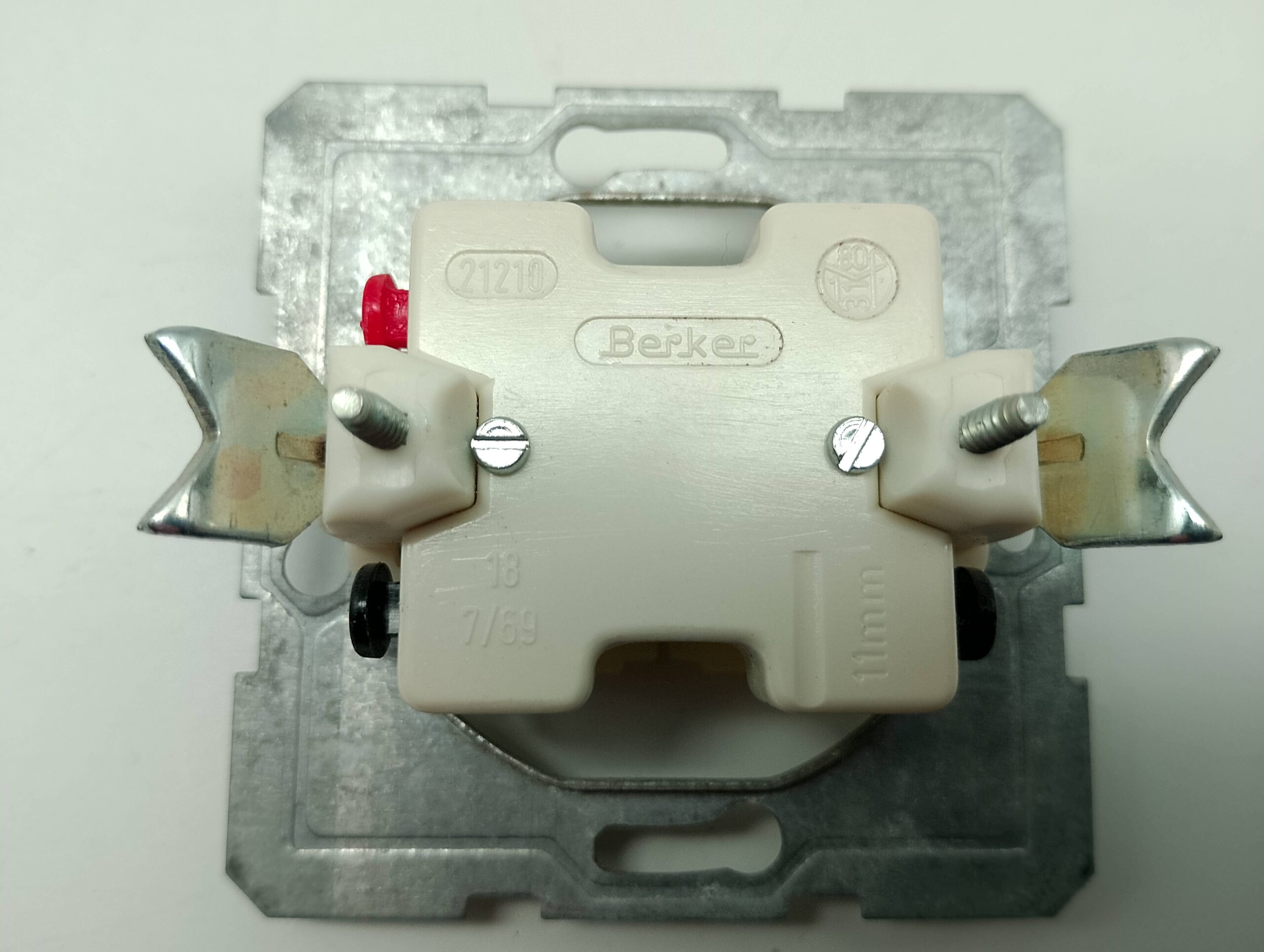 Berker Serienschalter Doppelschalter 21210 – Bild 2