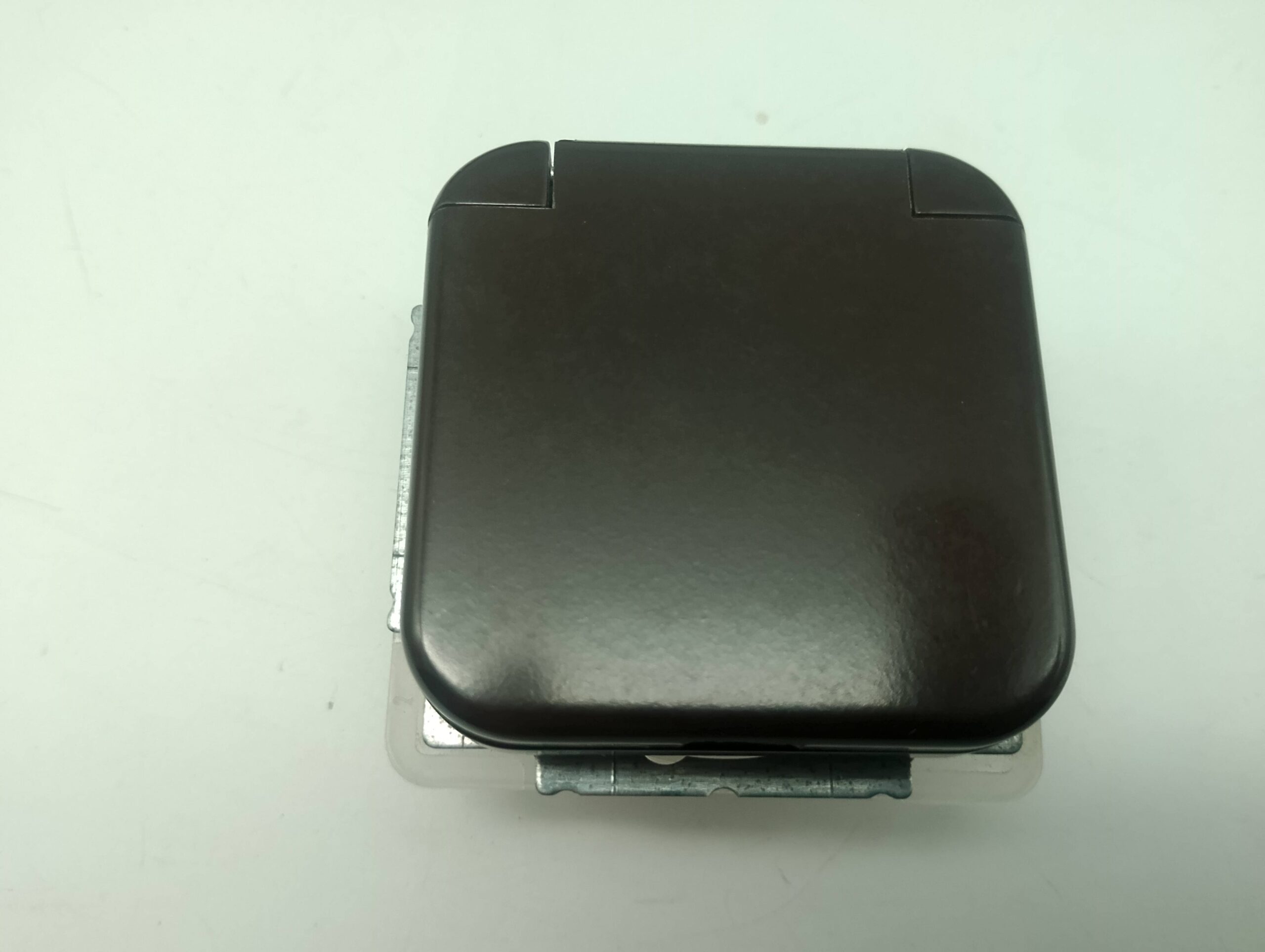 Busch und Jäger Duro 2000, Schuko Steckdose mit Klappdeckel, 2300 EUGKD-41, braun, WLX Kombi NEU