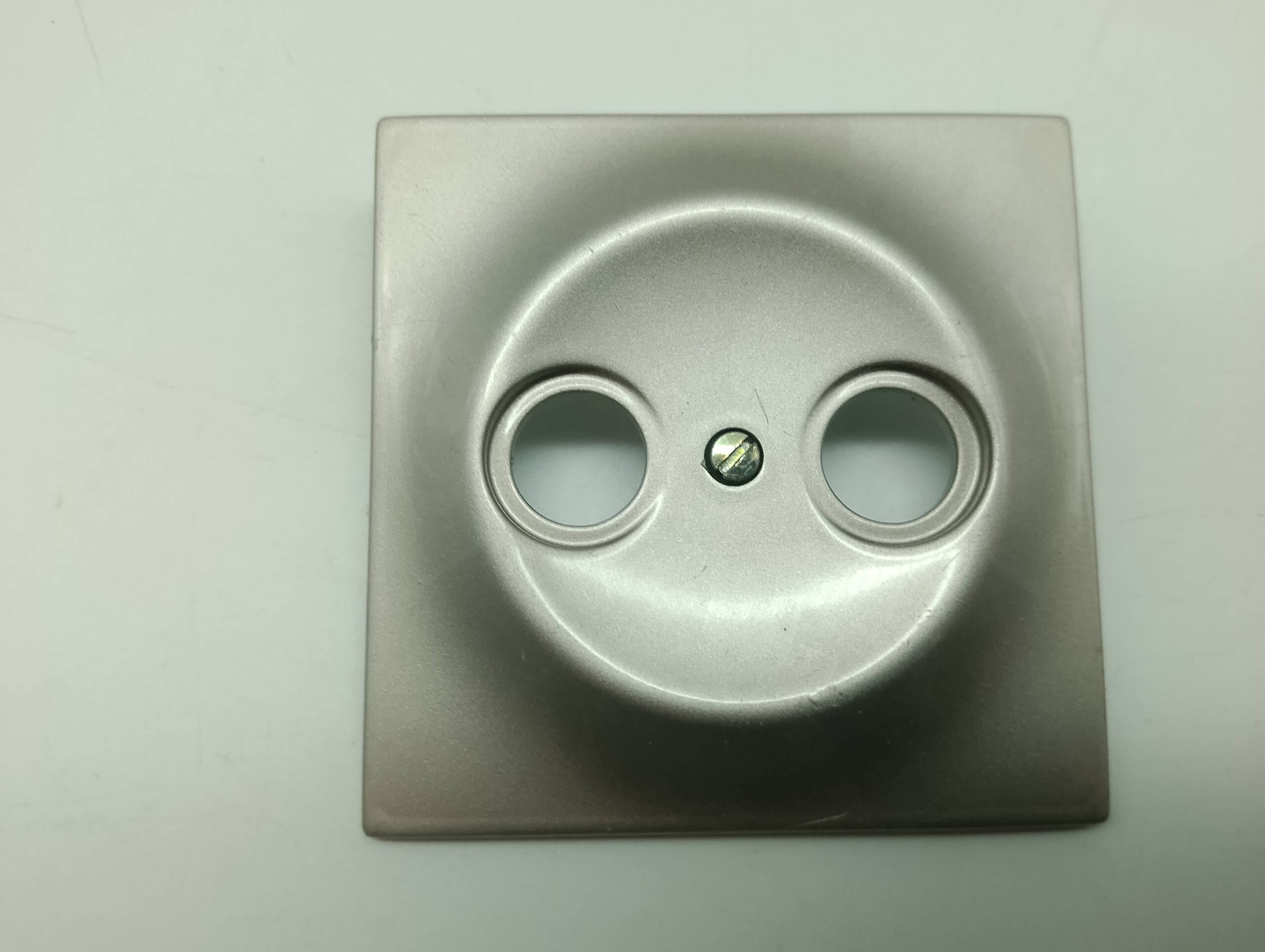 Busch und Jäger 1743-7 0501-4-3201 Zentralstück für Antennensteckdose