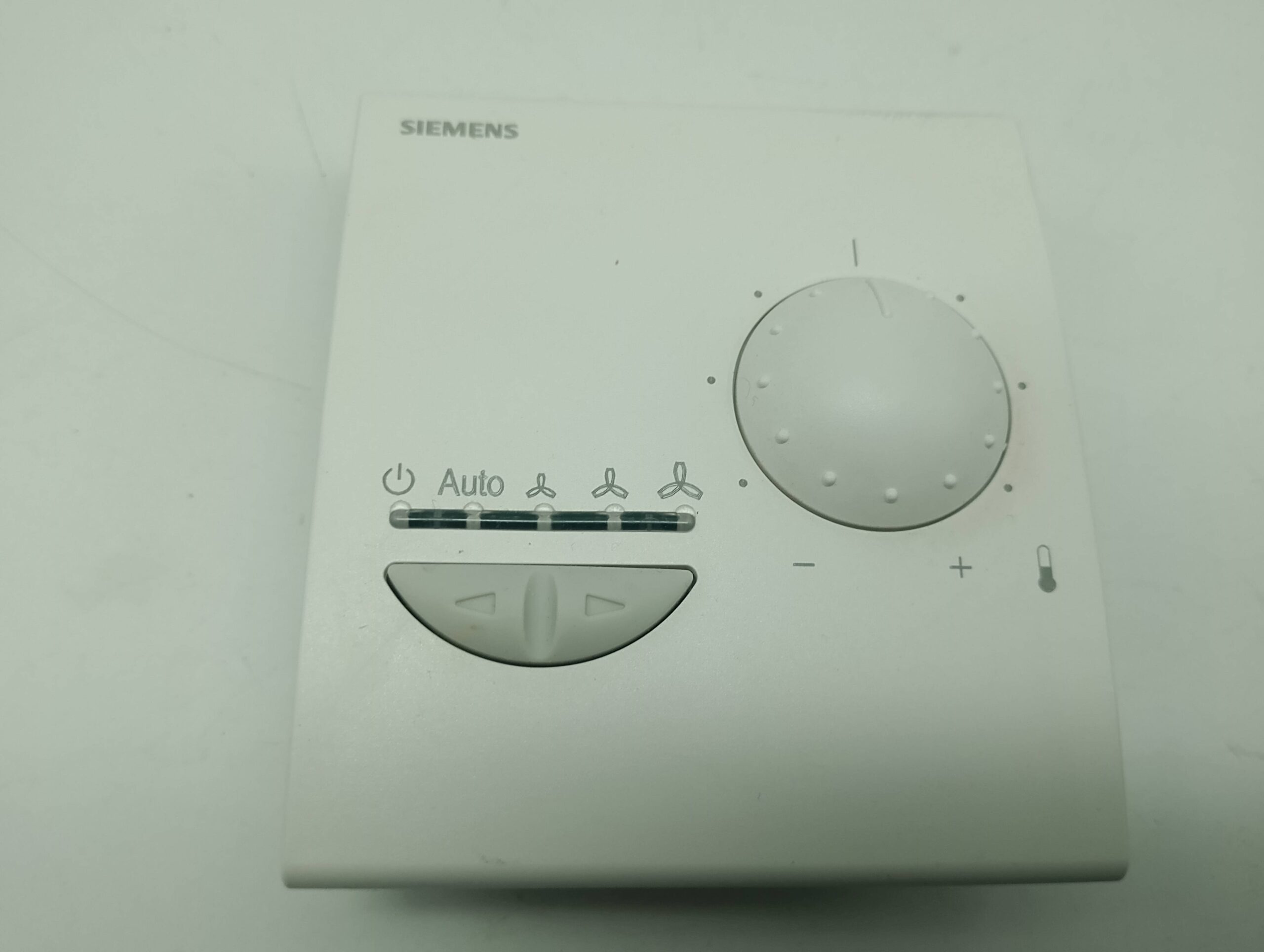 Siemens QAX33.1 Raumthermostat