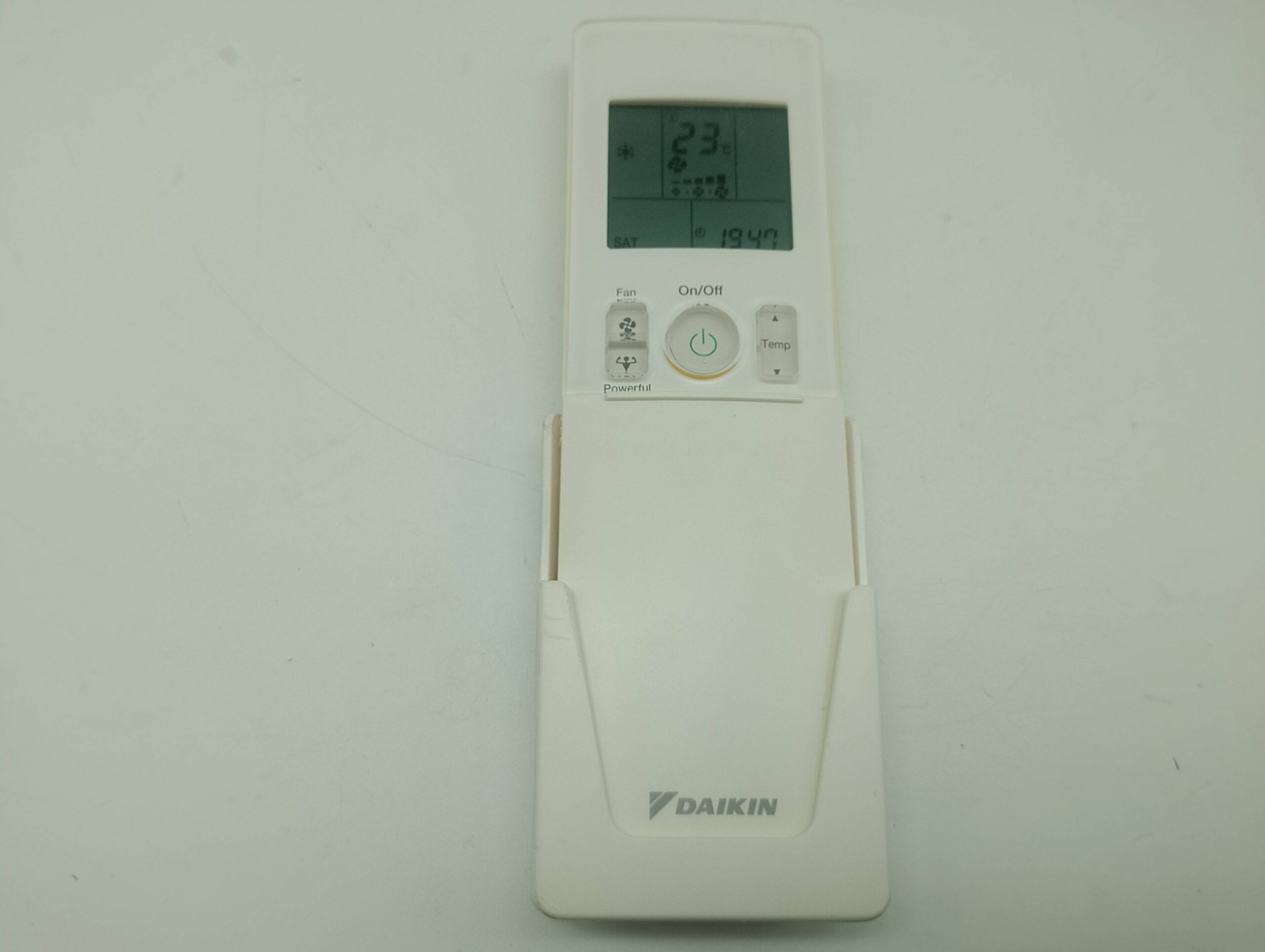 Daikin Fernbedienung mit Wandhalterung