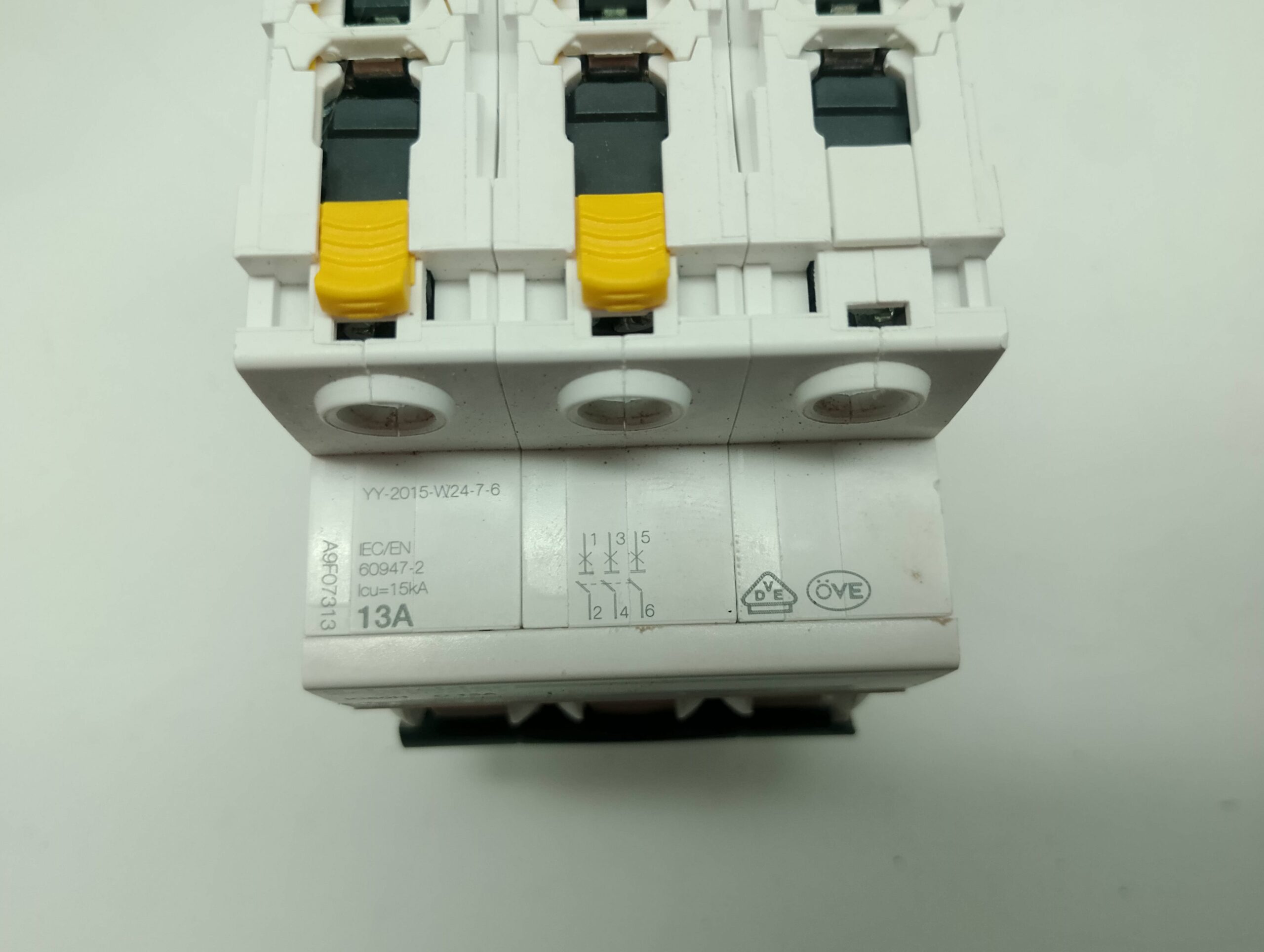 Schneider Electric A9F07313 Leitungsschutzschalter iC60H 3pol. C13 – Bild 5