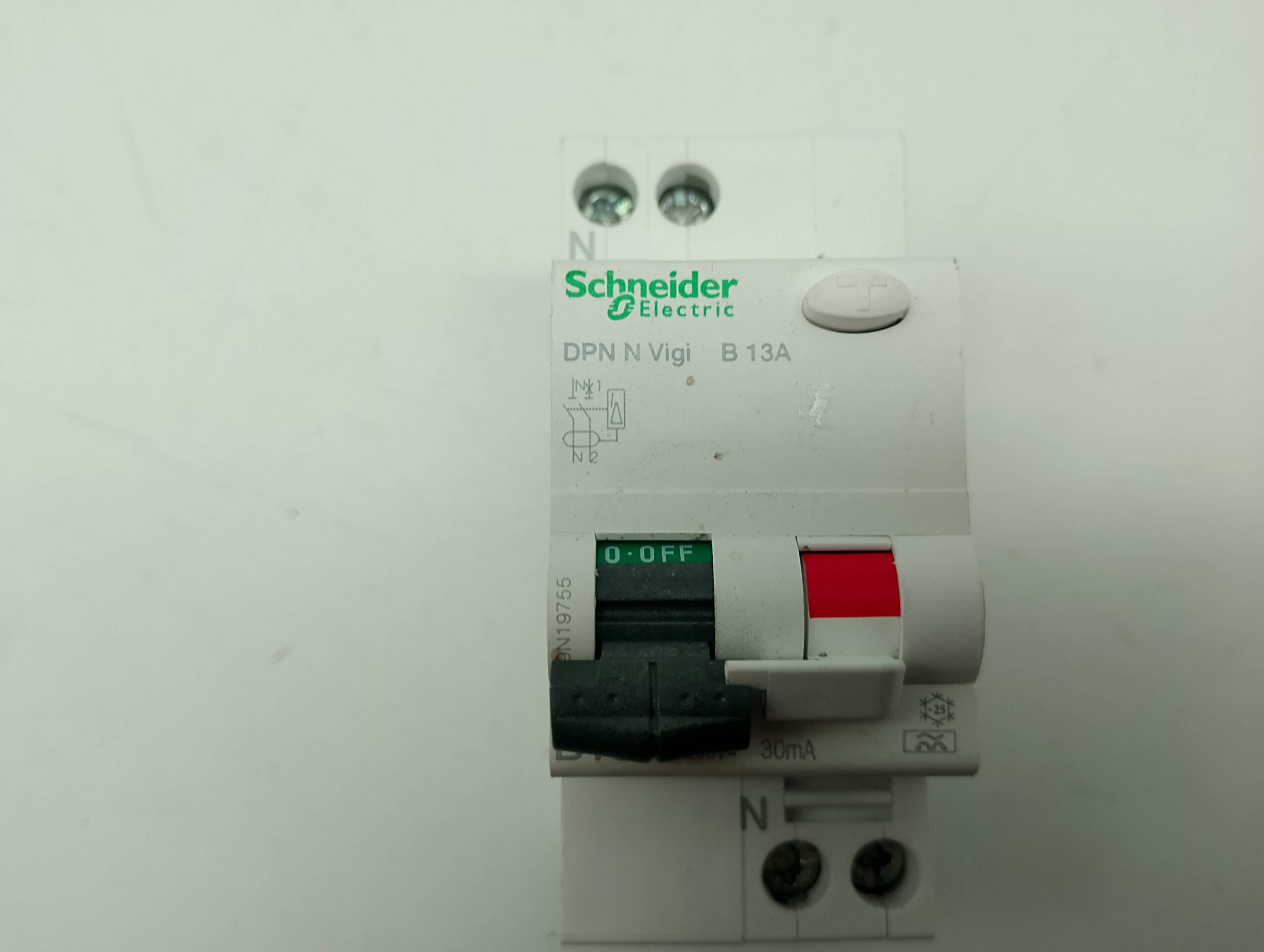 Schneider Electric A9N19755 FI/LS DPN N Vigi B13A 30mA