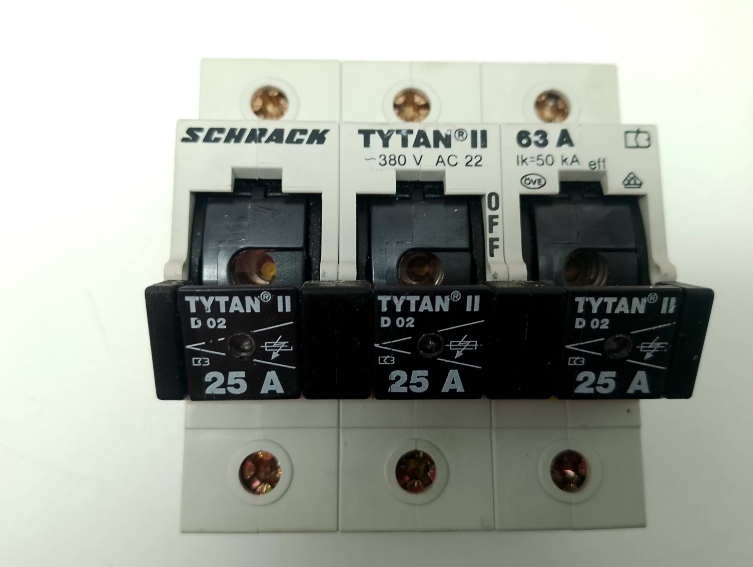 Schrack Tytan II 63 A mit 25A Sicherung