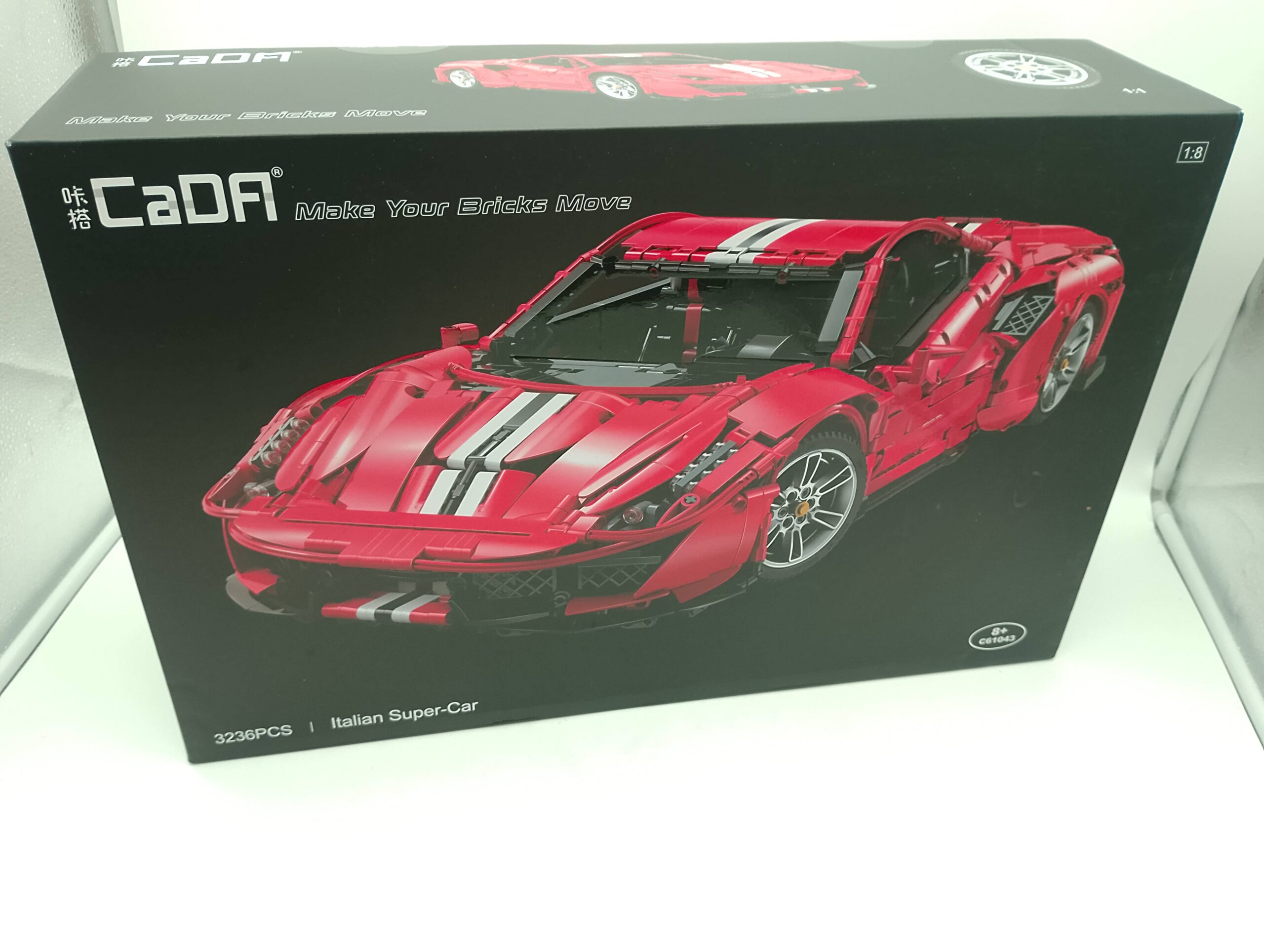 CaDA C61043W MASTER Red Super Car 1:8 statische Version