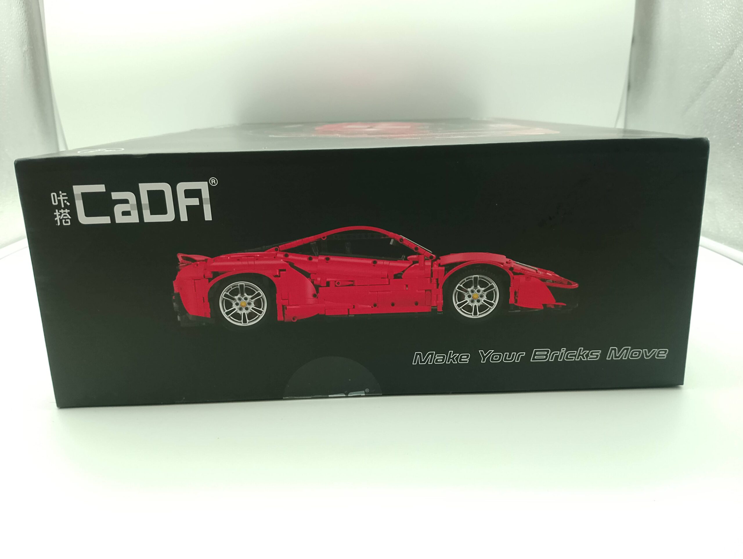 CaDA C61043W MASTER Red Super Car 1:8 statische Version – Bild 5