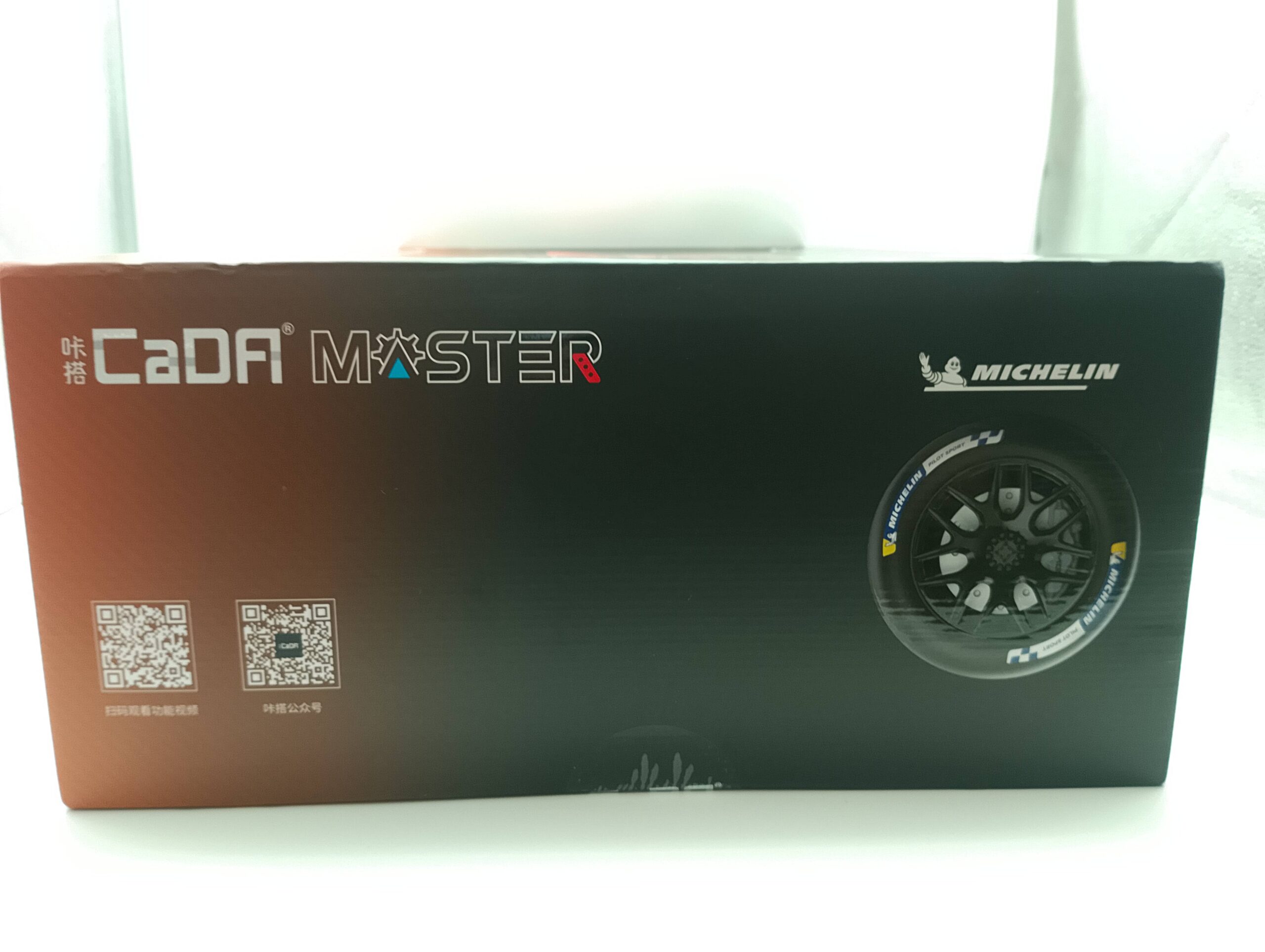 CaDA C64008W Mercedes AMG GT3 statisch – Bild 7