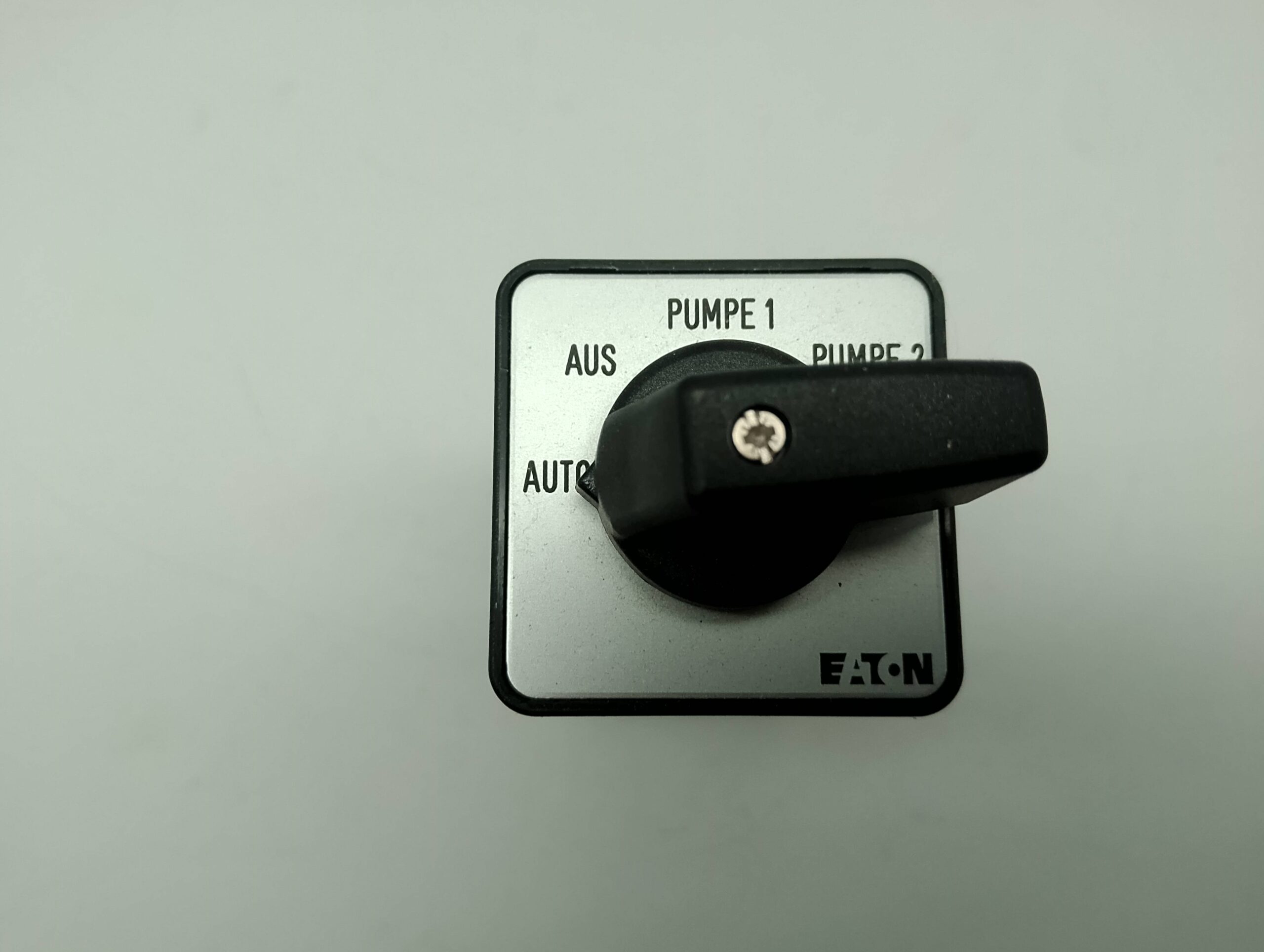 Eaton TO-6-15151 Auto-Aus-Pumpe1-Pumpe2 rastend