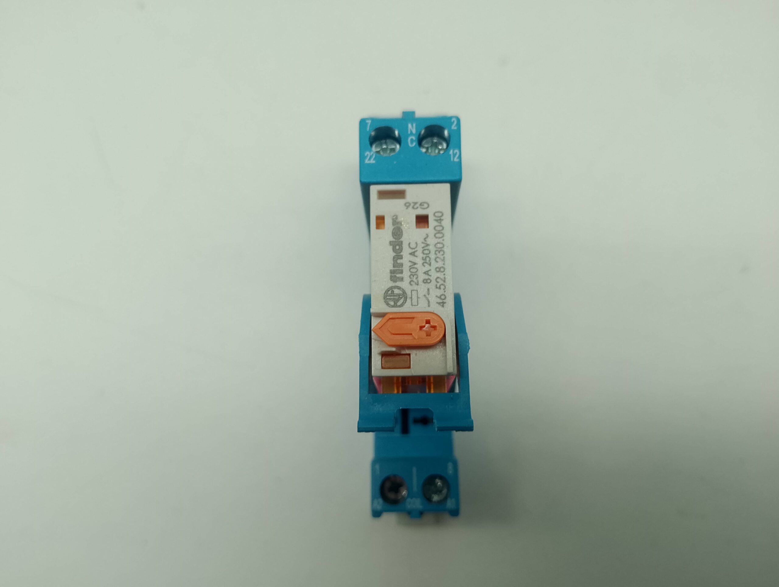 Finder 46.52.8.230.0040 Relais 230V AC 8A 250V Sockel 97.02