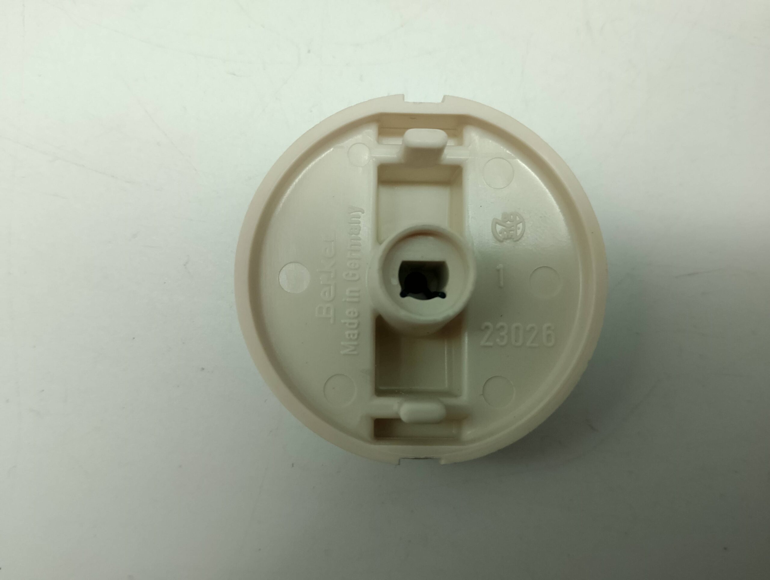 Berker 23026 Drehknopf Zentralstück – Bild 2