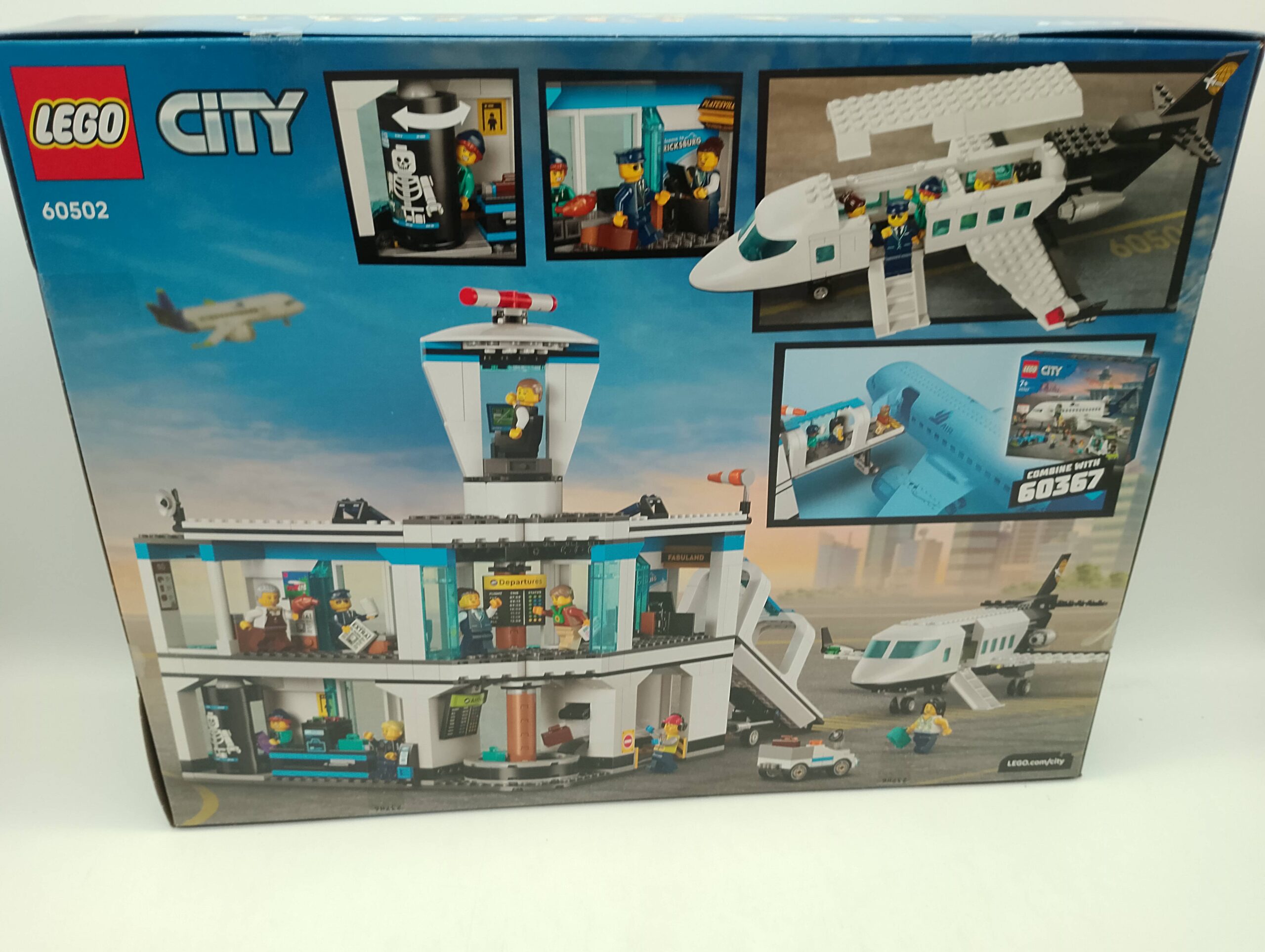 LEGO City 60502 Flughafen mit Flugzeug – Bild 2