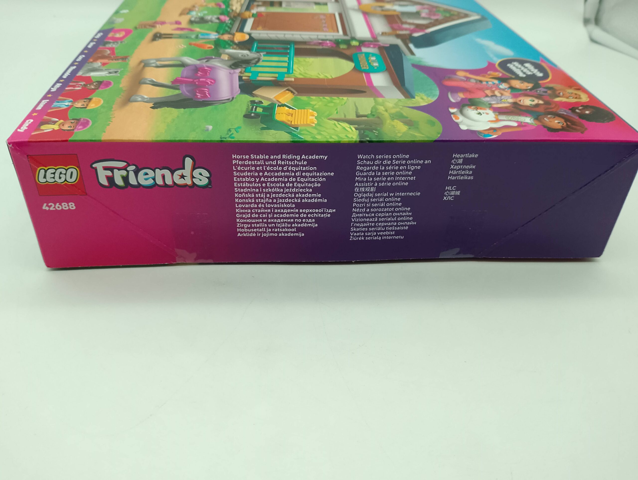 LEGO Friends 42688 Pferdestall und Reitschule – Bild 6