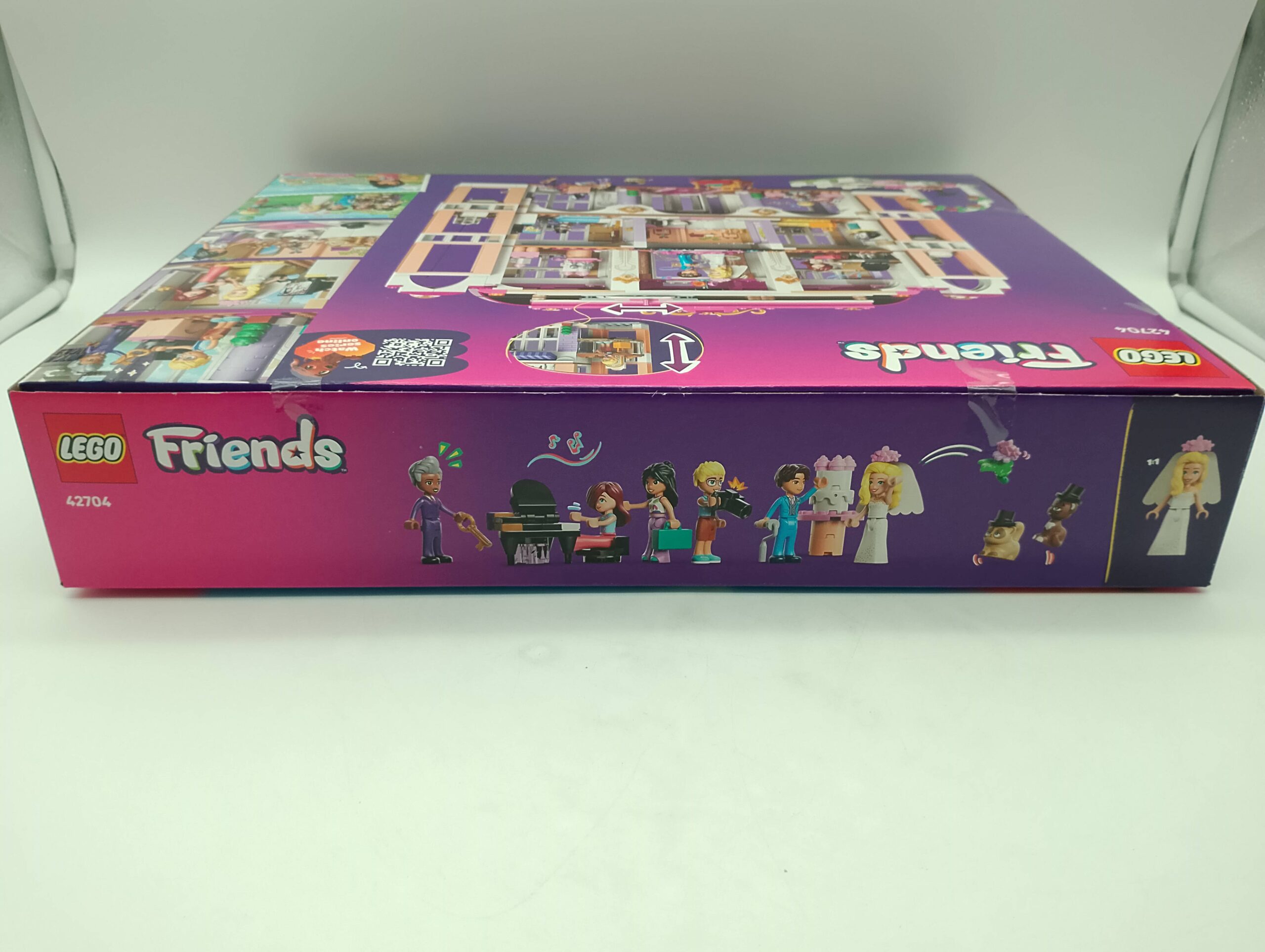 LEGO Friends 42704 Das Grandholten von Heartlake City – Bild 3