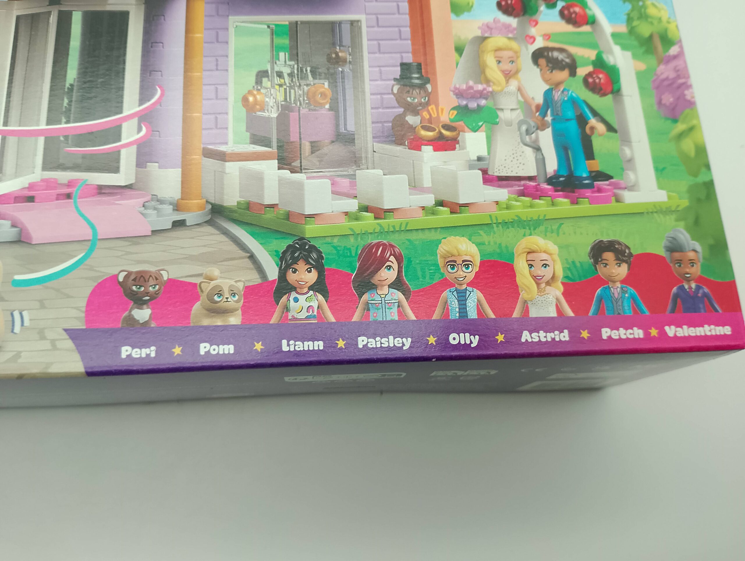 LEGO Friends 42704 Das Grandholten von Heartlake City – Bild 7