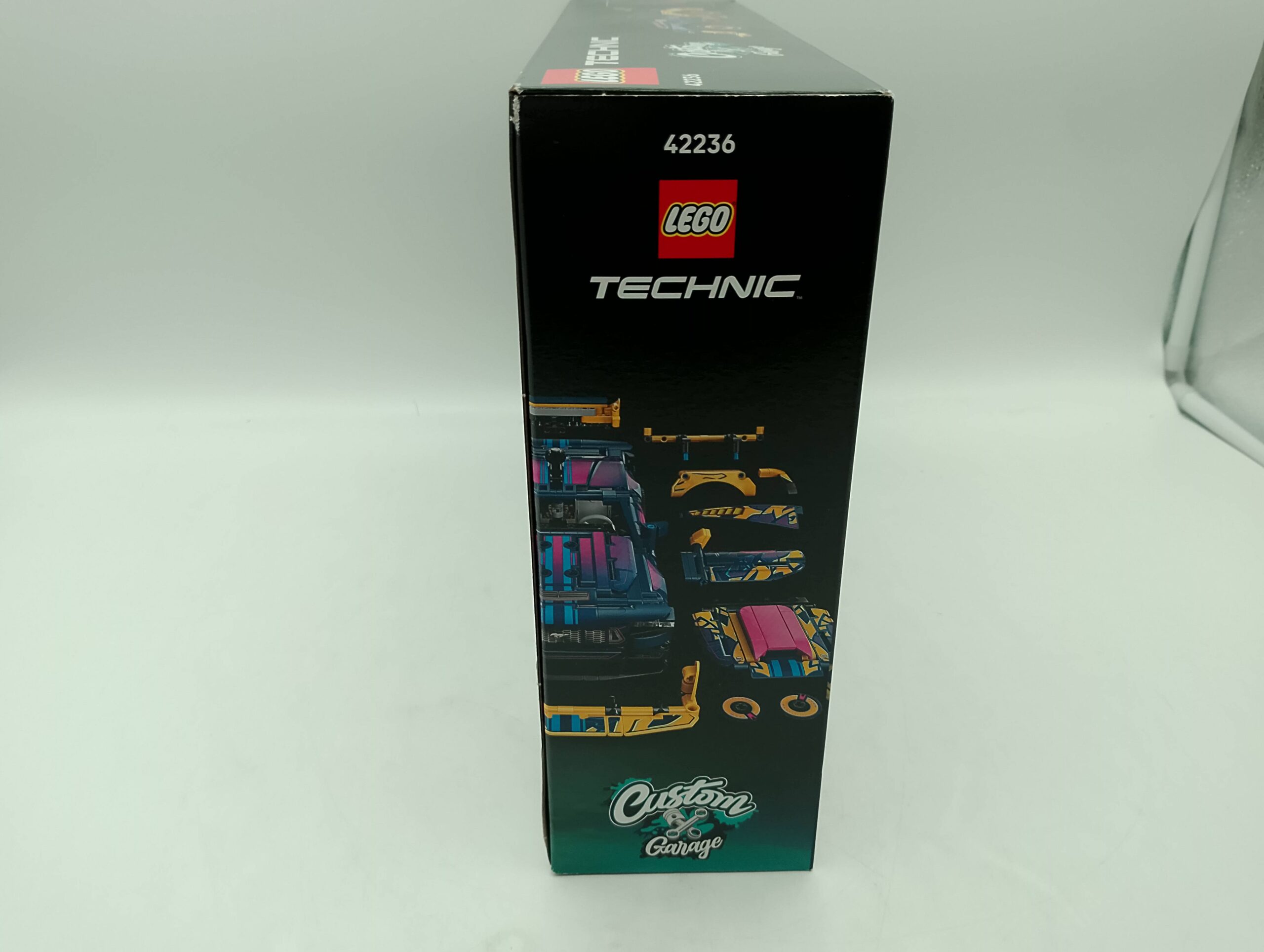 LEGO Technic 42236 Ford Mustang GT Auto aus der Tuning-Werkstatt – Bild 4