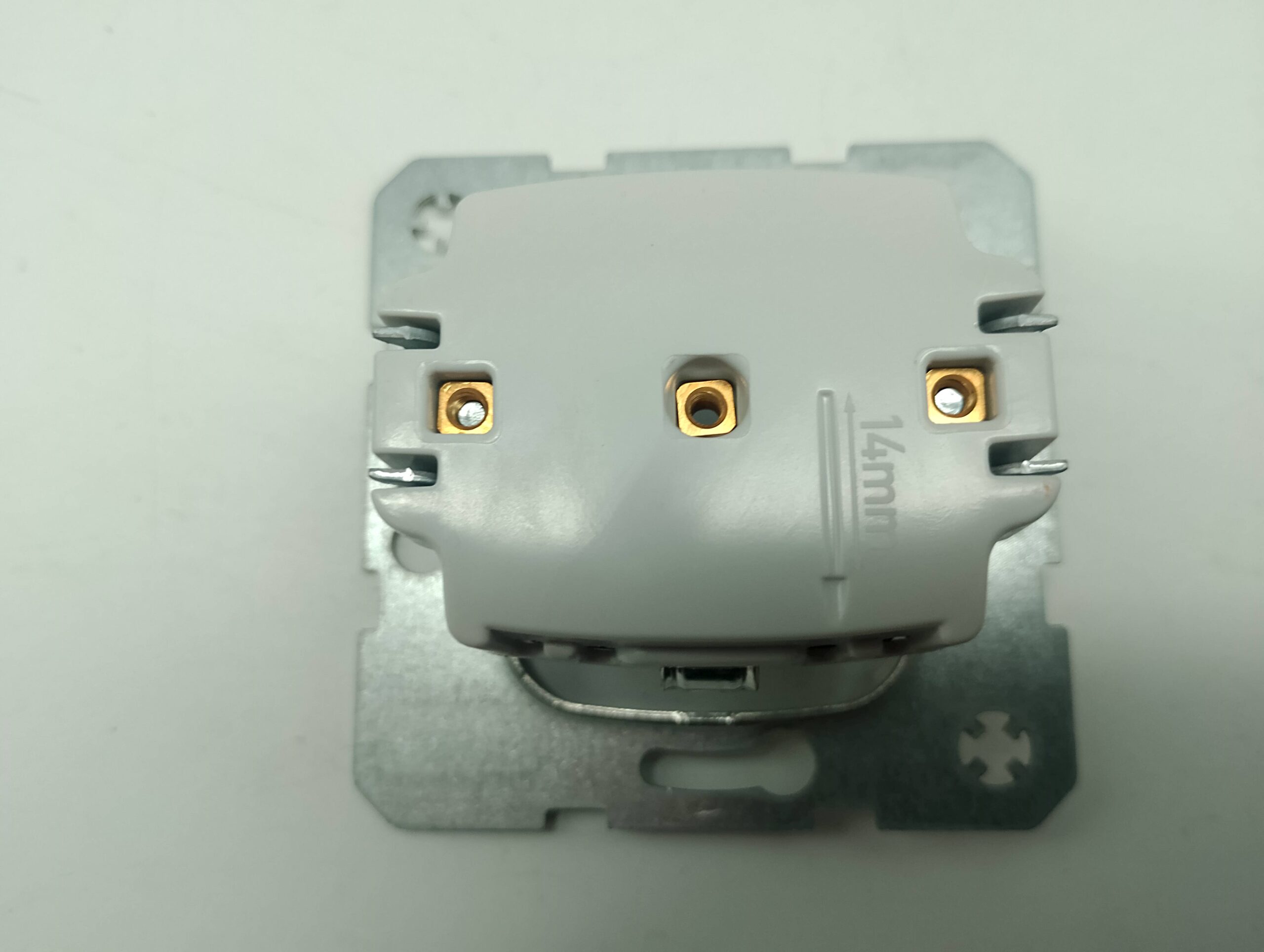 Berker SCHUKO-Steckdoseneinsatz – Kennzeichnung 24764, 16 A, 250 V – gebraucht – Bild 2