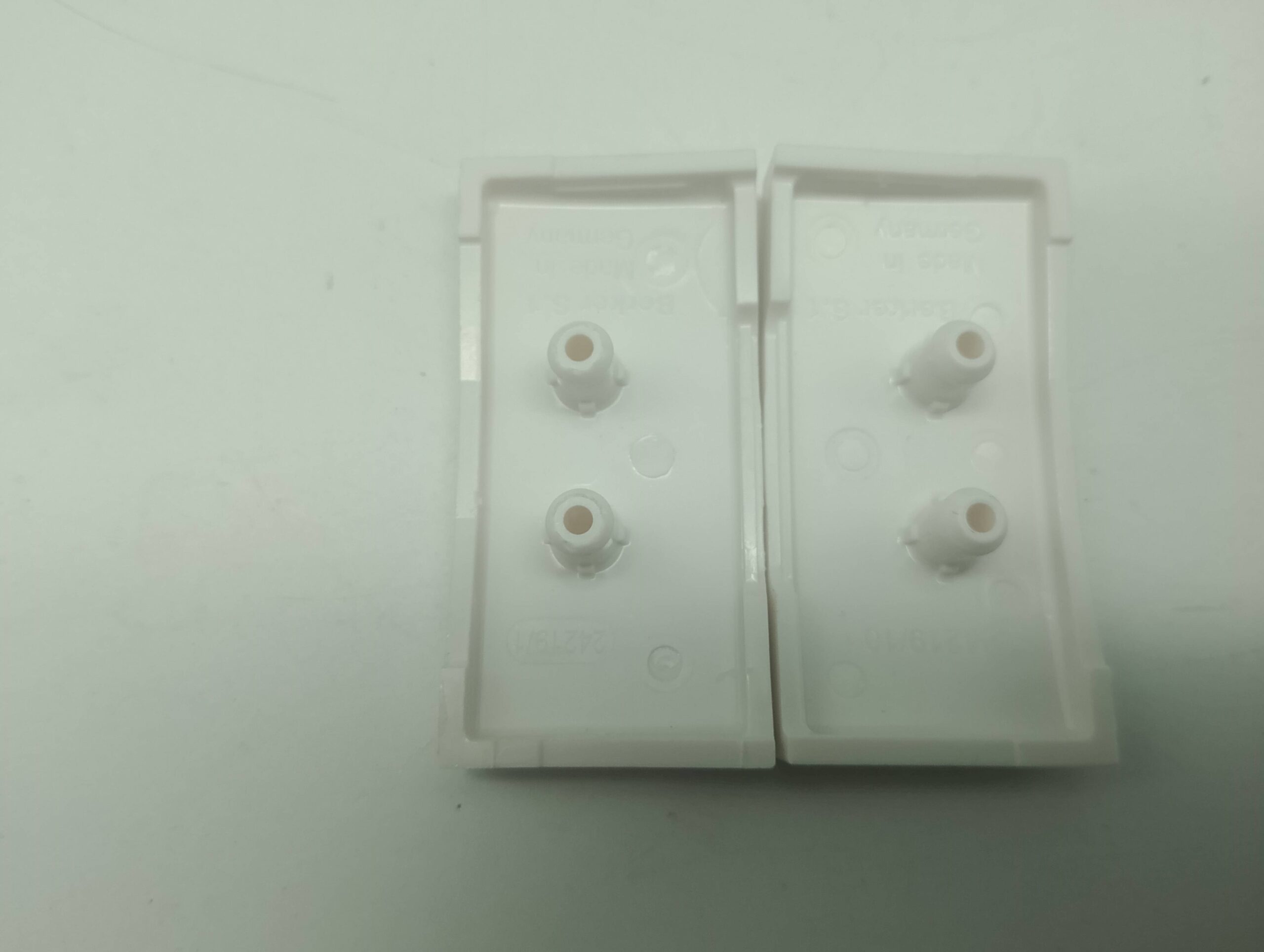 Berker 24219 Jalousie-Doppelwippe mit Halterung – polarweiß – Bild 3