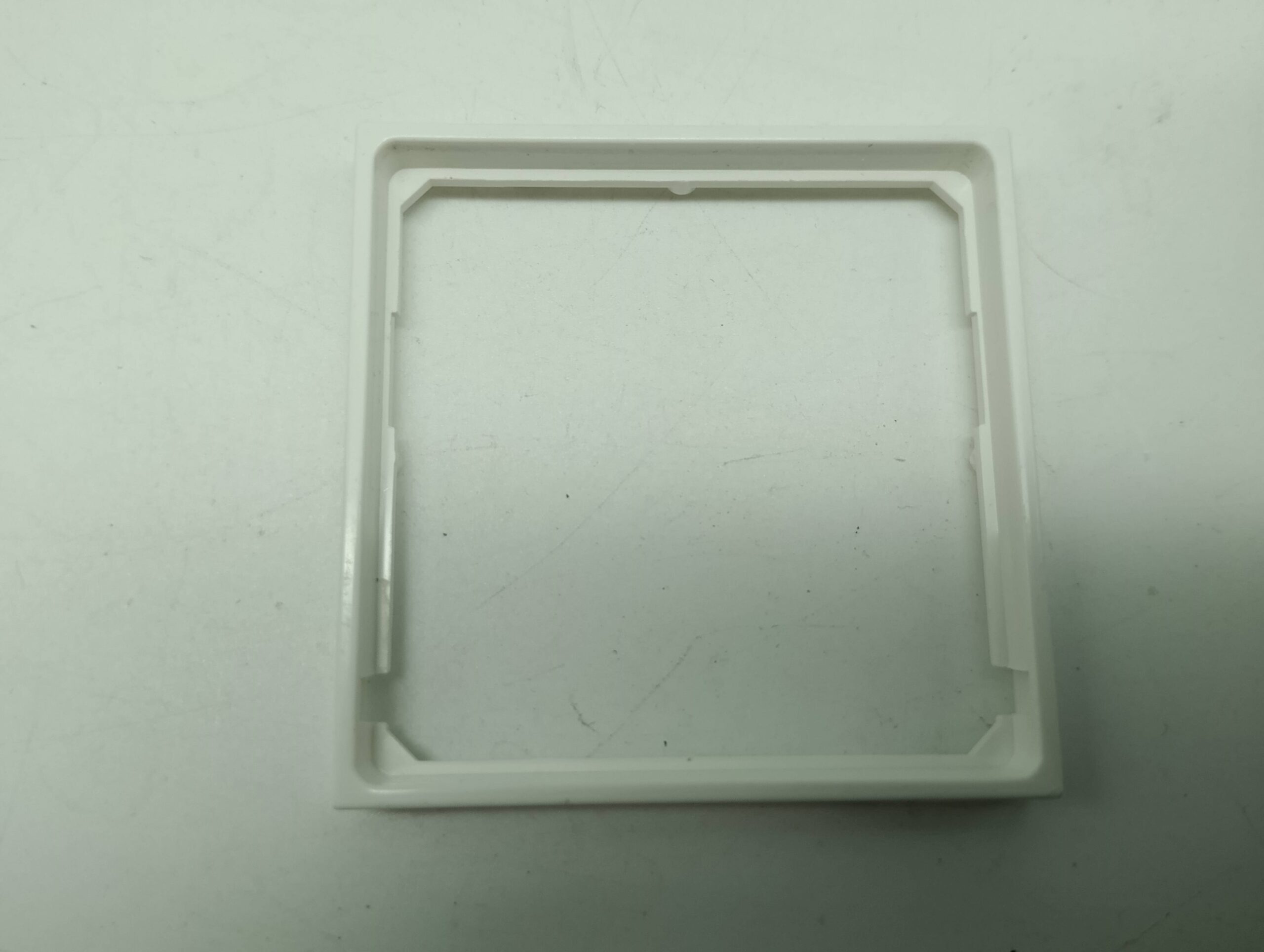 Berker 29620 Zwischenrahmen polarweiß Modul 2